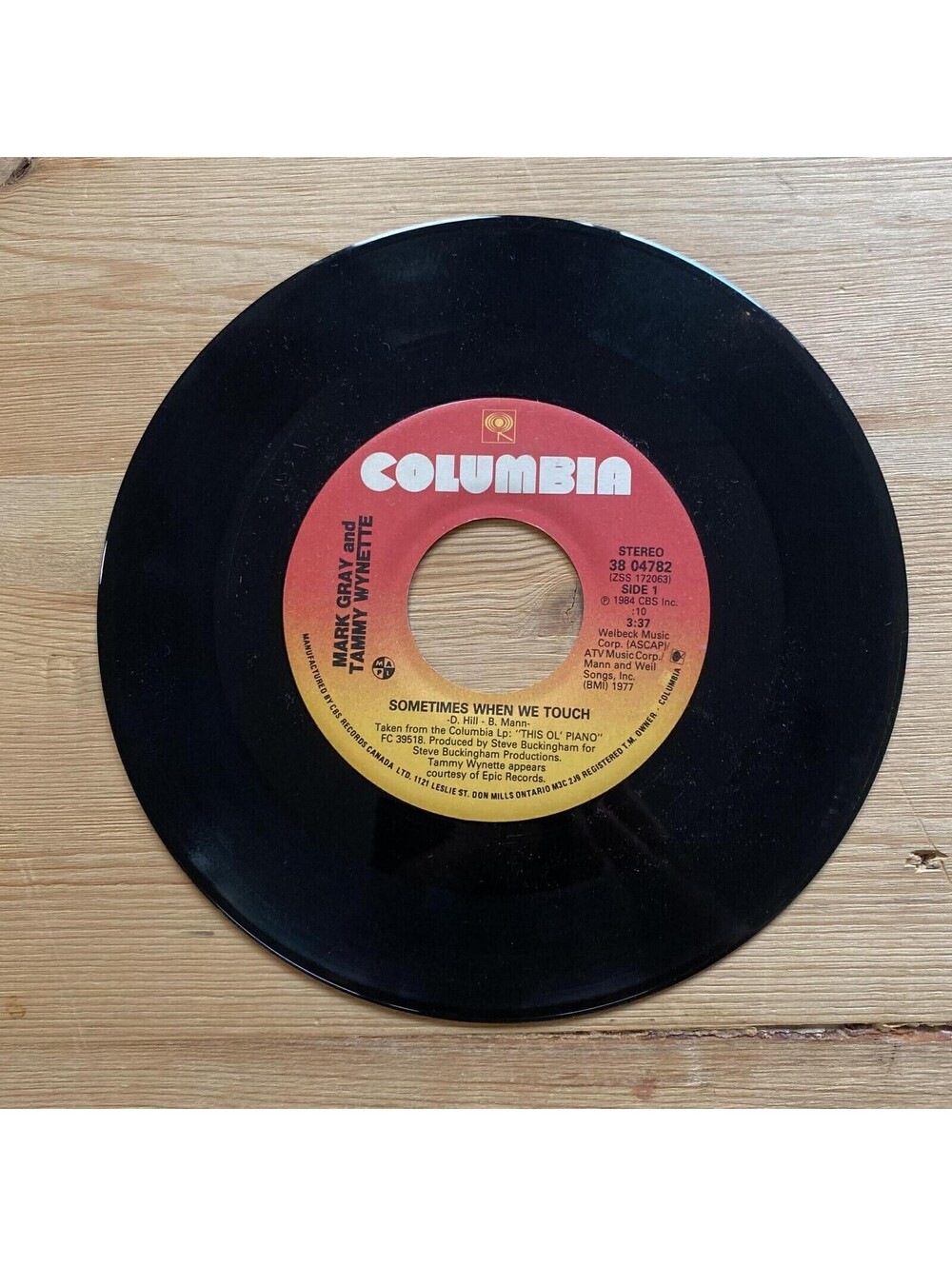 Mark Gray and Tammy Wynette - Sometimes when we Touch 45rpm VG+ R10